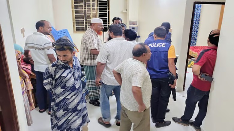 Mother and daughter murdered after entering house ...